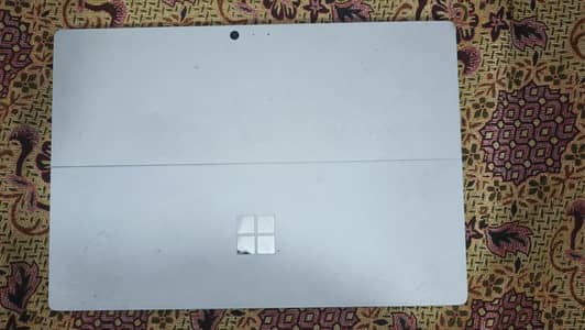 Microsoft Surface Pro 4.8 gb Ram, 256 gb SSD