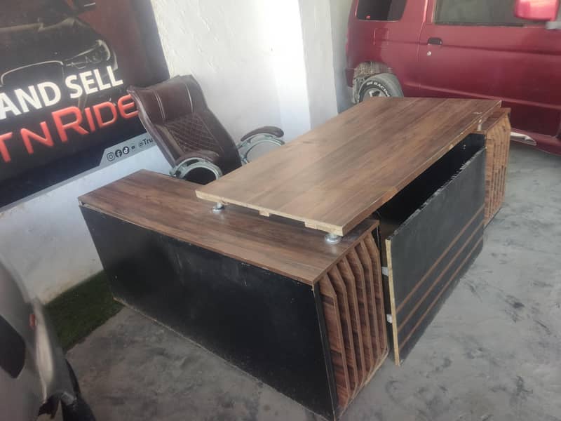 mooving chairs Table 1