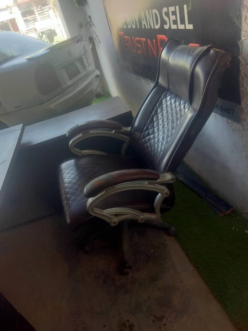 mooving chairs Table 2