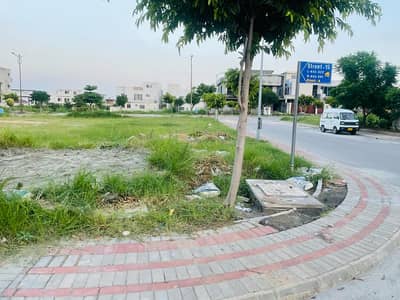 Corner 10 Marla Plot for Sale