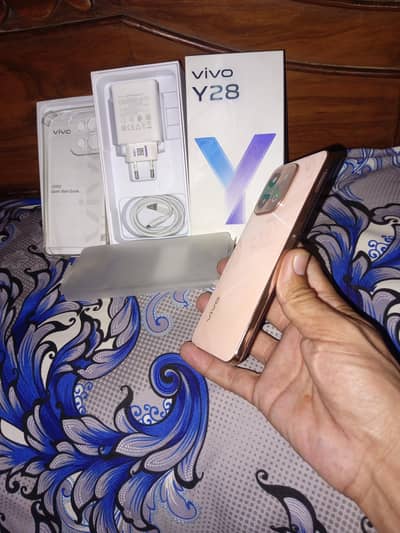 vivo y28 10/10 8+8+128 gb Sara Saman sat hai biklkul saff or new Mobil