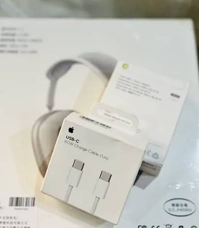 iPhone 15/16/17 Original charger   from Apple Store Self-purchased
