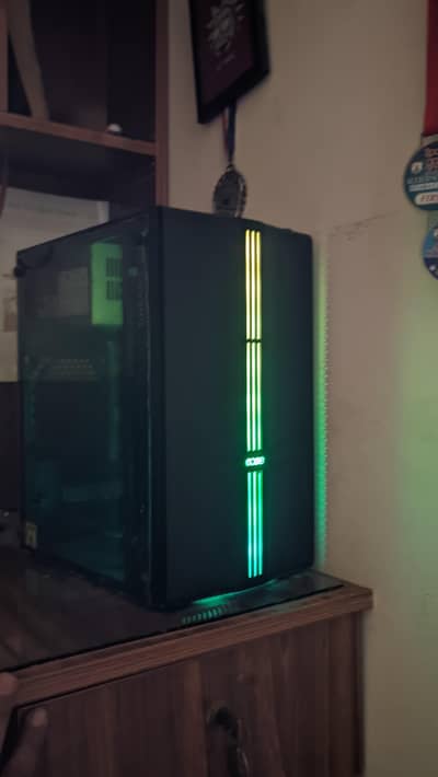 EASE EM123B RGB GAMING CASE. . price fnf ha