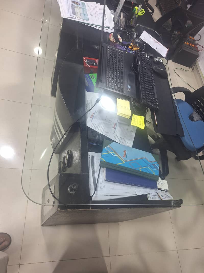 executive glass table 1