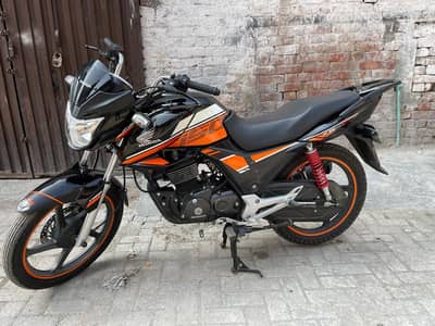 HONDA CBF 150 2022 MODEL. USED ONLY 6200 KM  call 03166900271