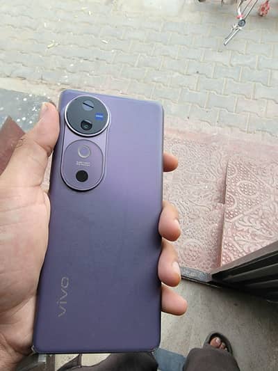 Vivo v40 12/256