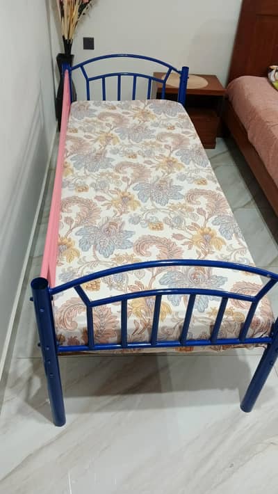 Single bed with mattress