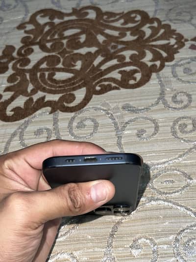 Iphone 15 pro / JV LLA