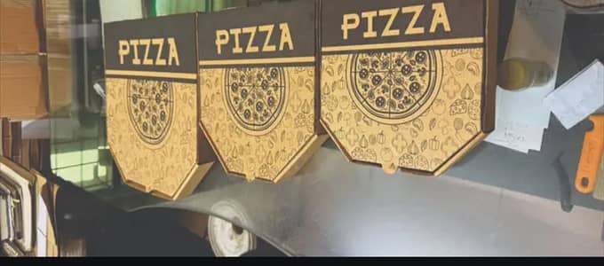 pizza boxes available