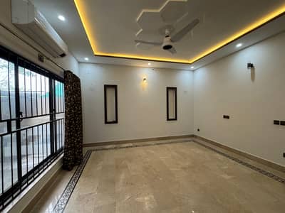10 Marla House available for sale 15 kv soler installed bahria Enclave