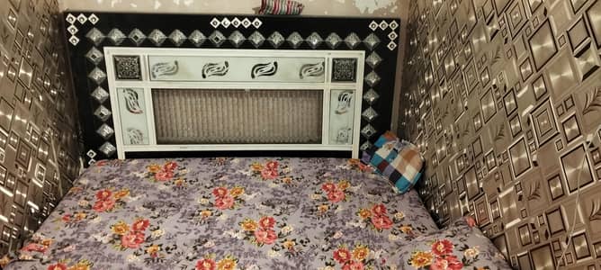 we sale urgent bed set with side table dressing almari center table