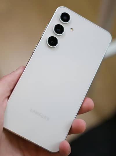 Samsung s24 FE Scratchless Phone | PTA Approved | Powerful Machine