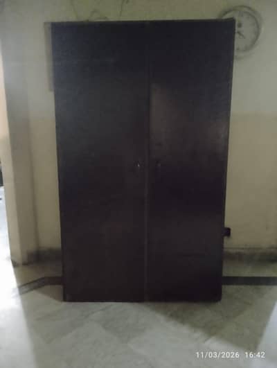 Wooden Wardrobe / Almari 2 Door – Solid Wood – Excellent Condition