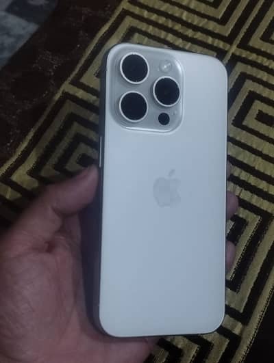 15 pro natural titanium