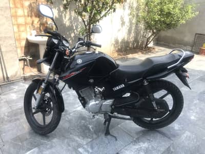 Yamaha YBR 125 motorcycle