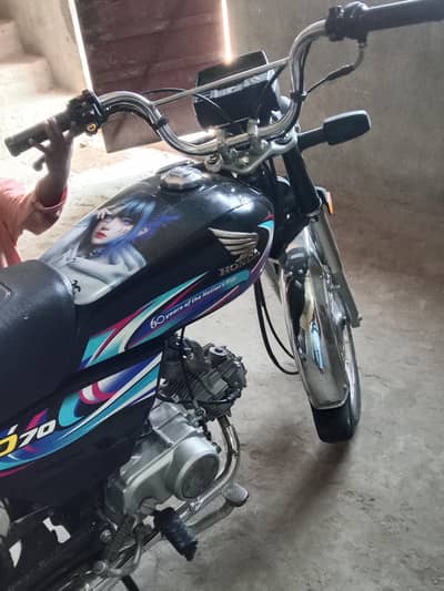 70 CD for sale black colour