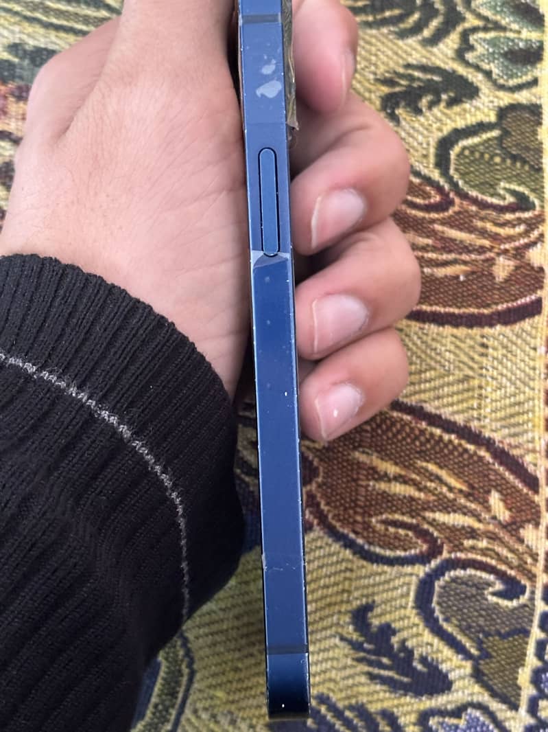 Iphone 12 mini 4