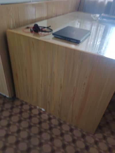 almost like new table big size