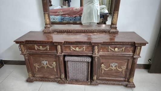 Elegant Wooden Dressing Table with Mirror