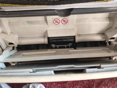 hp 2015 in very good condition and no issue