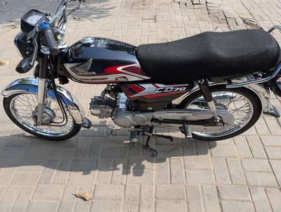 HONDA CD 70 2025 MODEL