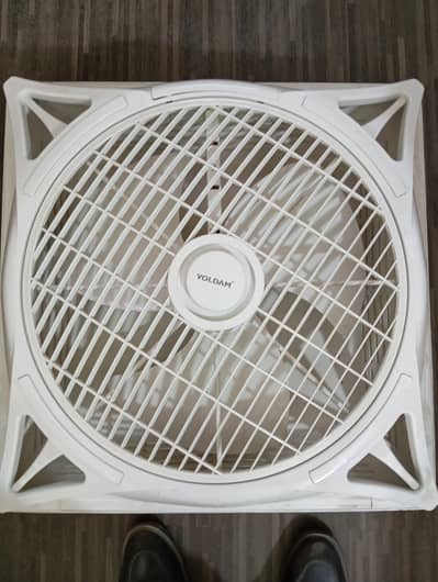voldam 2×2 Ceiling fan white colour