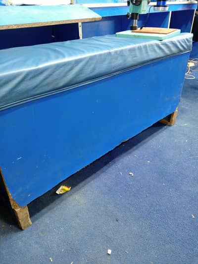 today I sell my 2 benches blue colour