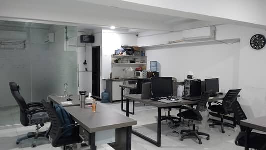 SEMI FURNISHED IS AVAILABLE ON THE RENT FOR COMMERCIAL USED AT SHAHRE E FAISAL