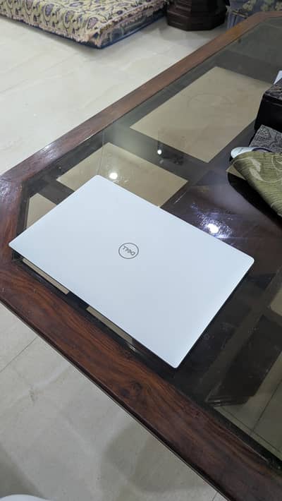 DELL XPS - CORE i7 - 9th GEN - 32 GB RAM - 10/10 CONDITION