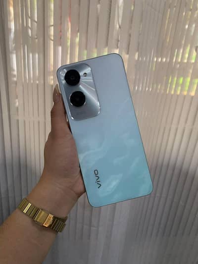 exchange possible offer vivo y18 6+6 128 10/10  call 03034511933