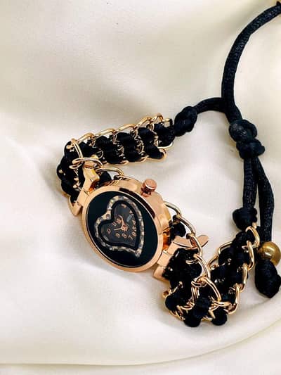Trendy Heart-Shaped Black & Gold Bracelet Watch for Girls