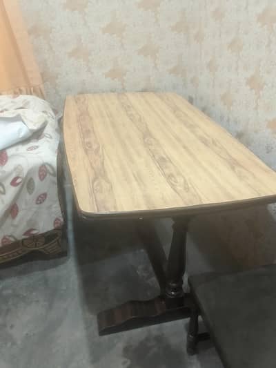 table and chairs