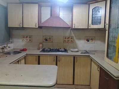 2BDD 1000 SQFT 2 FLOOR GOOD CONDITION. . .