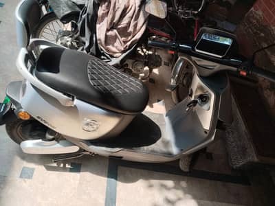 Eveon Scooty | Electric Scooty | New | Urgent Sale | Call 0345 4685809