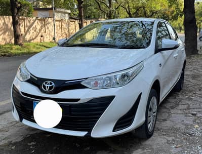 Toyota Yaris 1300 cc (Manual)