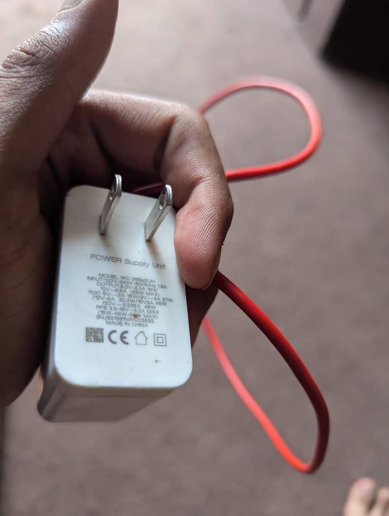 one Plus charger original rs 1500 urgent sale need cash 1