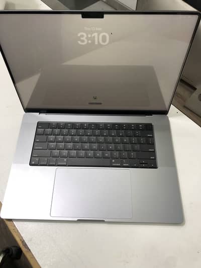 MacBook pro M2 16inch 16 1tb