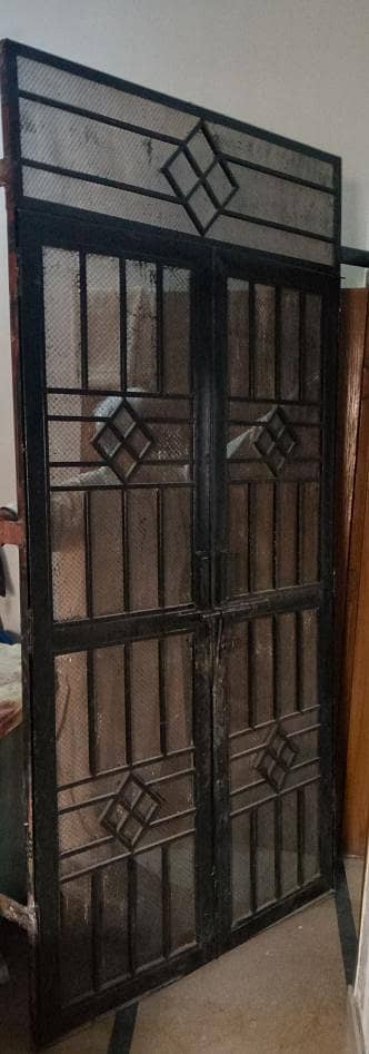 urgent sale for iron door(lohay ka jali wala darwaza)