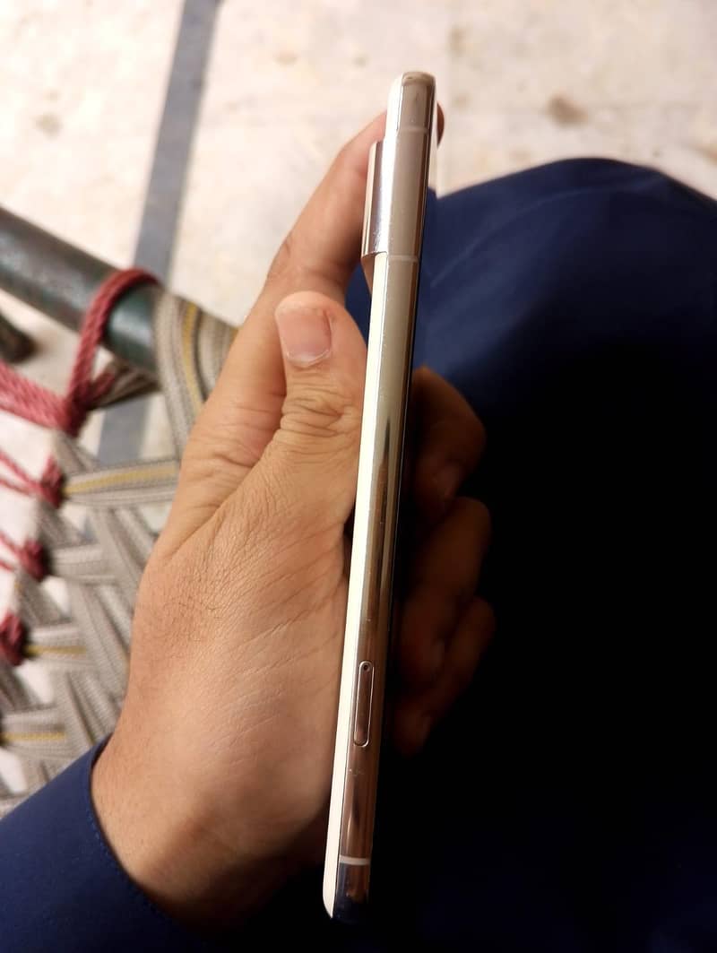 google pixel 8 pro 4