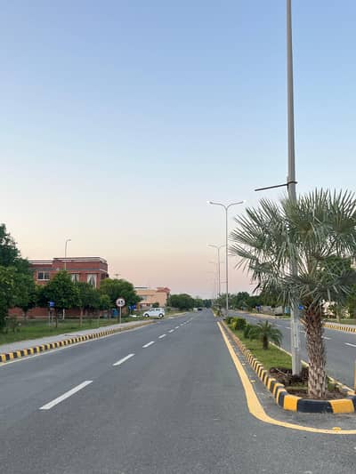 AWT 1 KANAL 100 FIT ROAD PLOT IDEAL LOCATION VERY REASONABLE PRICE