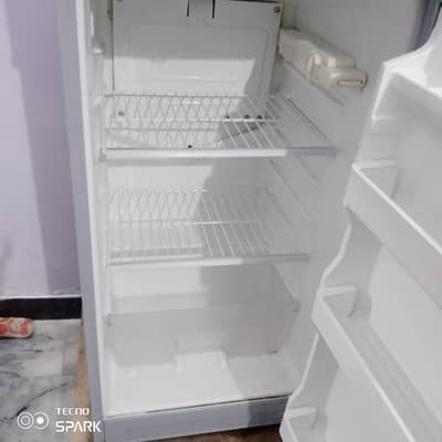 Beat refrigerator Dawlance