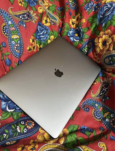 MacBook pro 2017 15inch space greay for sale