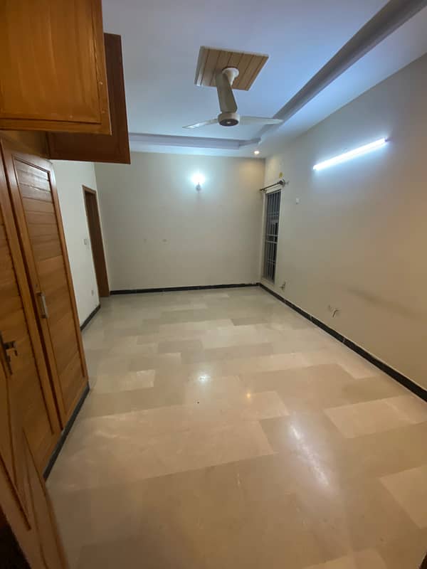 14 Marla Upper Portion With All Basic Necessities 4