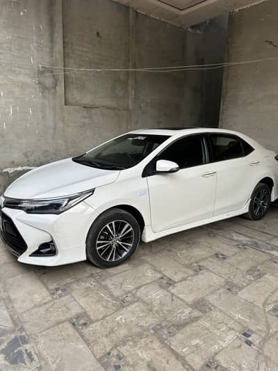 Grande Altis 1.8 white with black room