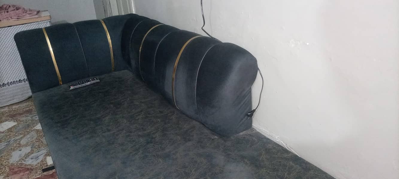 2 sofas L shape and Simple 4