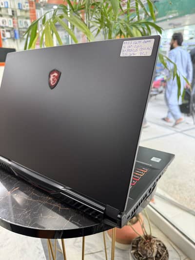 Msi raider GL75 i7 10Gen 16gbram 512gbssd rtx 2070 8gb graphics card