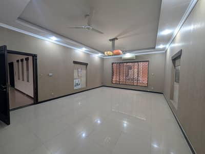 F-11 Double Story Excellent Modern House 500 SQY Spacious And Beautiful House Neat and Clean Bathrooms And 2 Kitchens Proper 5 Bedrooms, 5 Attached Bathrooms