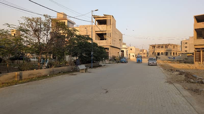 Executive Block 80 Yards Plot 3