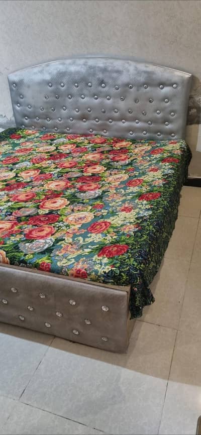 bed set without mattress