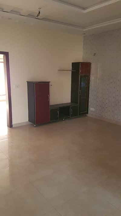 1 Kanal Lower Portion For Rent In Central Park Housing